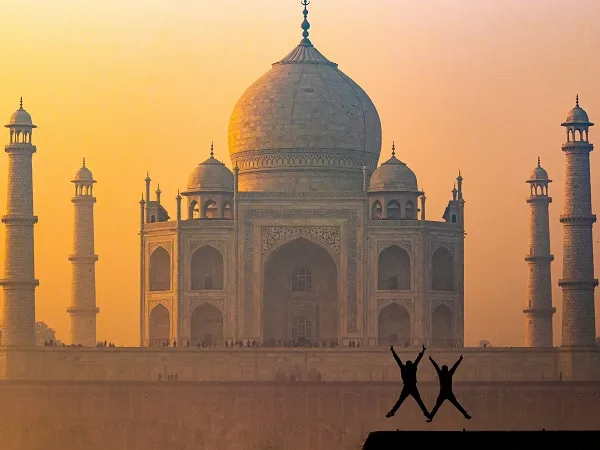 taj mahal morning view